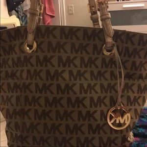 Michael kors tote